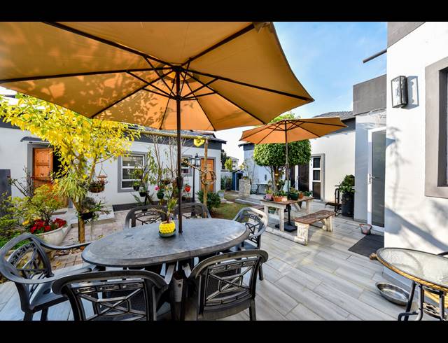 5 BEDROOM GOLF ESTATE FOR SALE IN BLUE VALLEY GOLF ESTATE